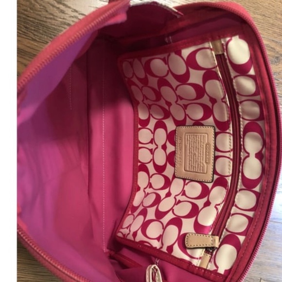 Coach Clutch in fabric - Picture 4 of 4